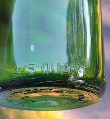 Vintage 1968 UNITED VITNER&rsquo;S INC Green Glass Wine Bottle Org Pink Lid Beautiful