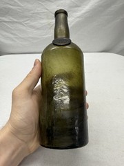 Antique Green Sealed Wine Bottle, « Vieux Cognac » – 1800&rsquo;s