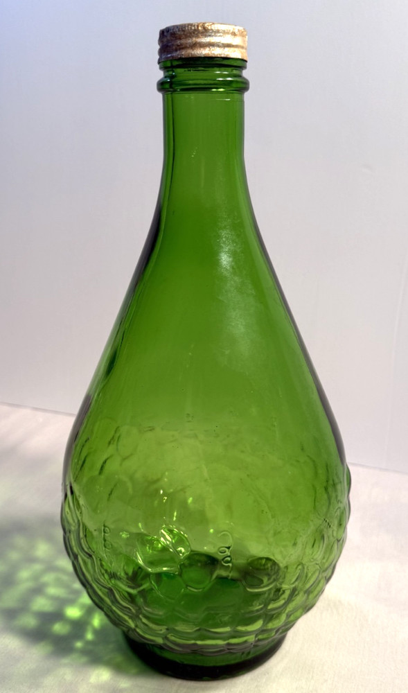 Vtg Gallo Green Emerald Glass Wine Bottle/Jug With Embossed Grapes 1/2 Gallon