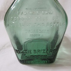 MARIE BRIZARD & ROGER – Bordeaux France – Green Glass Liquor Bottle – With Cap
