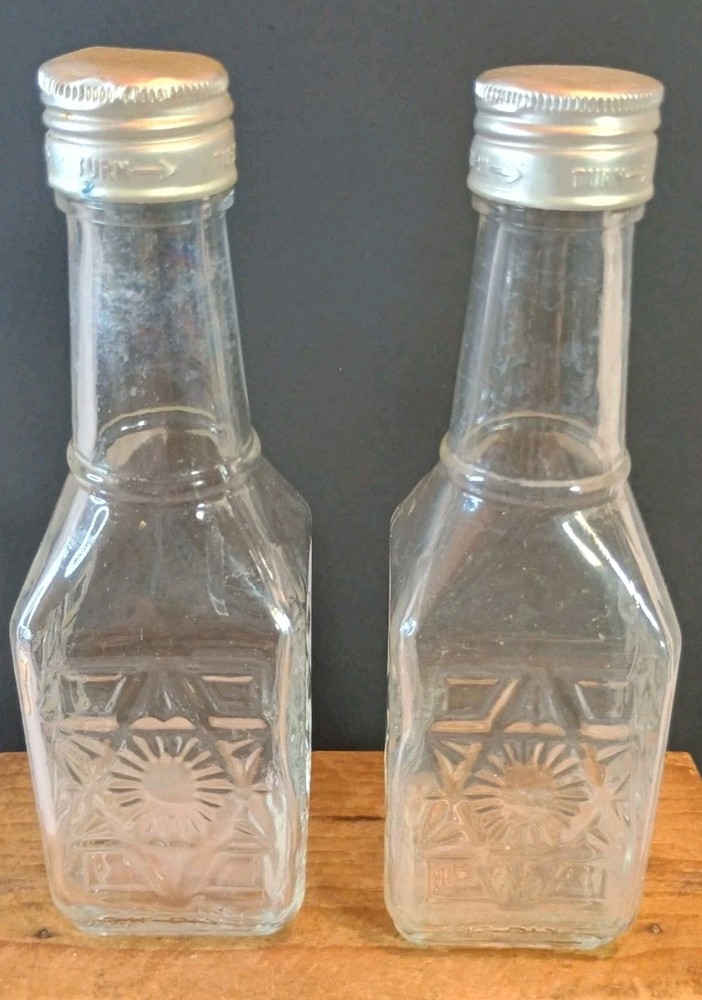 2 Vintage Manischewitz Pint Glass Wine Bottle Decorative