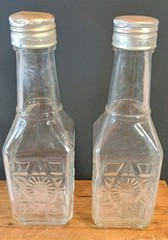 2 Vintage Manischewitz Pint Glass Wine Bottle Decorative