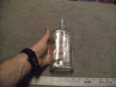 Vintage 4/5s Pint Morgan David Wine Bottle, Screw top, No Label. see Pictures