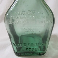 MARIE BRIZARD & ROGER – Bordeaux France – Green Glass Liquor Bottle – With Cap