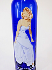 Cobalt Blue « Marilyn » Wine Bottle – Kestrel Pure Platinum 3rd Ed. Decor Empty