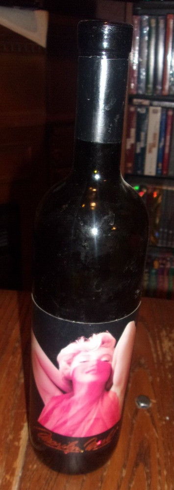 MARILYN MONROE MERLOT 1997 EMPTY WINE BOTTLE MERLOT NAPA VALLEY Norma Jeane