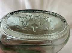VTG ALMADEN VINEYARDS PONY GREEN GLASS WINE BOTTLE 187ml W/LID 05