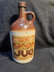 Vintage Apple Wine Jug & Lid Mogen David Wine Co. 4/5 Quart