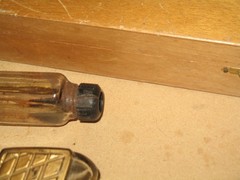 VTG 60s 70s RARE PISTOL BOTTLES IN WOOD BOX TARONA RED TABLE WINE PROP DECOR