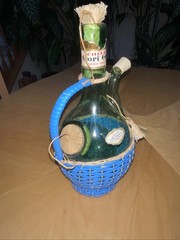 1963 Chianti Italian Wine Green Glass Decanter & Blue Wicker Basket Labels Rare