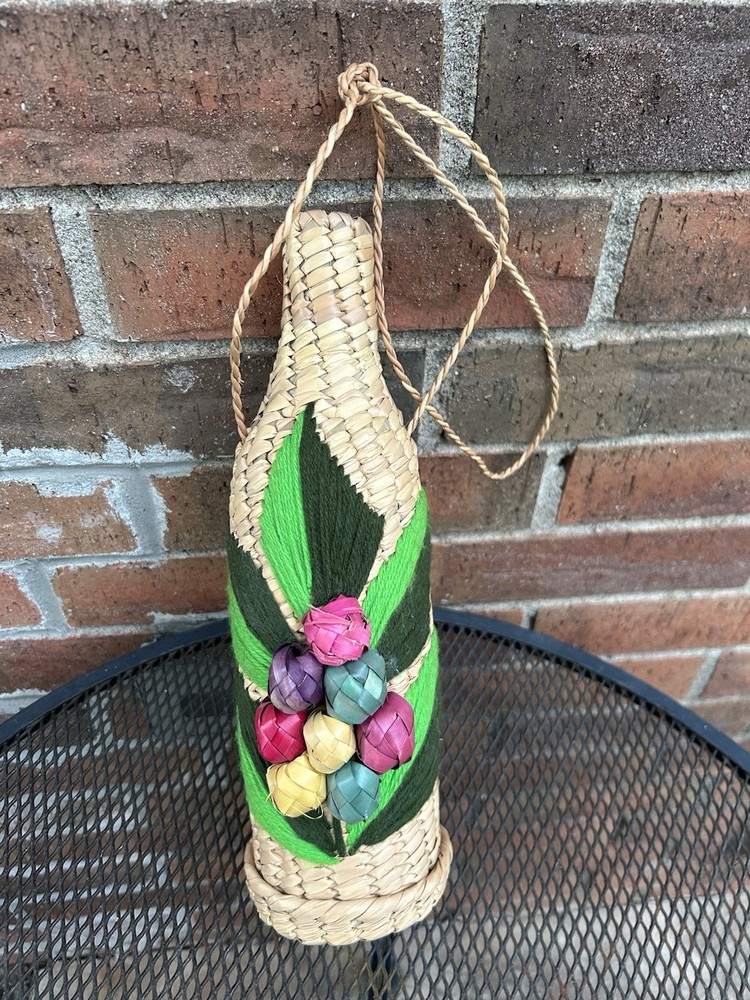 Wicker Rattan Straw Wine Bottle Carrier Holder Decorative Design Vintage Mid-Mod
