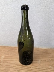 Vintage Dark Green EMPTY Glass Punt Kick-Up Wine Bottle – Stone Wall Label