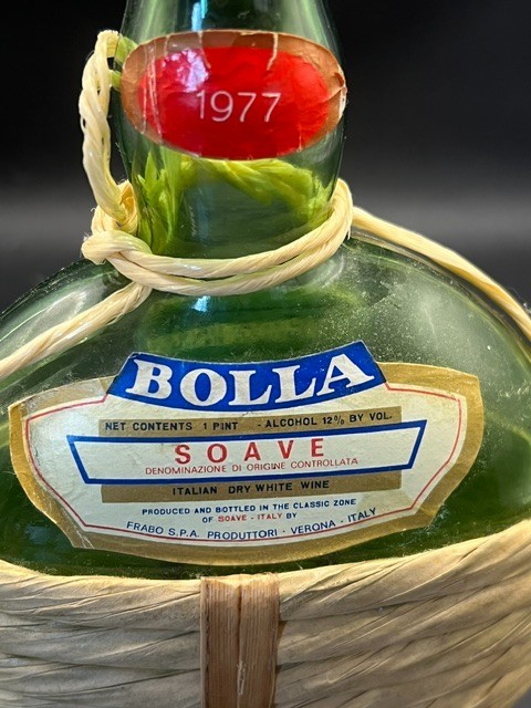 Bolla 1977 Pint Dry White Wine Empty Bottle Cork Fiasco Wrap Soave Verona Italy