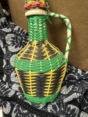 VTG VIRESA SCOUBIDOU COLORFUL WINE BOTTLE PLASTIC WOVEN WICKER SPAIN 60-70s BOHO
