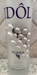 IDOL BURGUNDY FRANCE Glass Vodka Bottle FROSTED Reflective Grapes 12 3/4&Prime; EMPTY