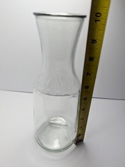 Vintage Anchor Hocking Embossed « A » Clear Glass Carafe One Litre EUC