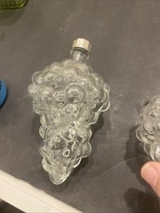 VTG CLEAR GLASS GRAPES CLUSTER SHAPED WINE BOTTLE DECOR DECANTER Set Of 2 Pp
