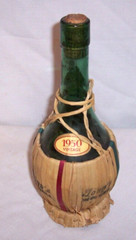 1950 SUALI CHIANTI ( EMPTY ) WINE Bottle 1 PINT FROM TONY&rsquo;S RESTAURANT ST LOUIS