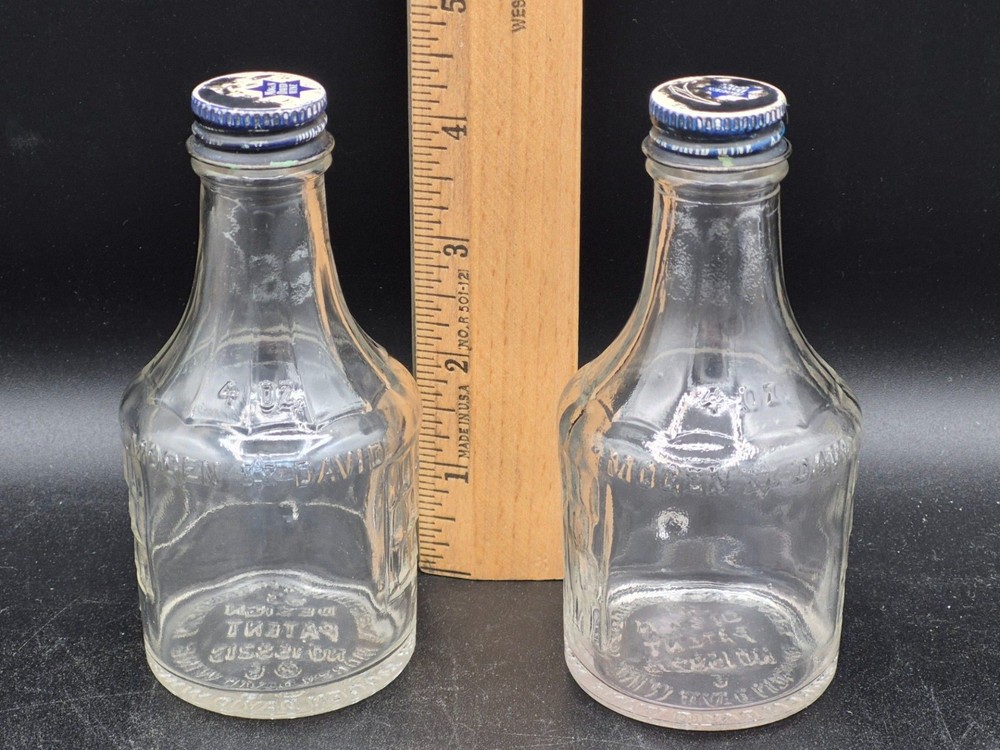 Set Of 2 Vintage Mogen David Bottles, 4 oz