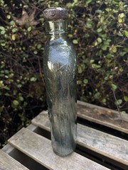 VTG Curved Wine Oval 1 Pint Glass Flask Bottle Grapes Embossed w/ Metal Lid