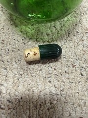 Vintage Wine World 1976 Green Glass Decanter Bottle 1.5 Litre Long Neck Handle