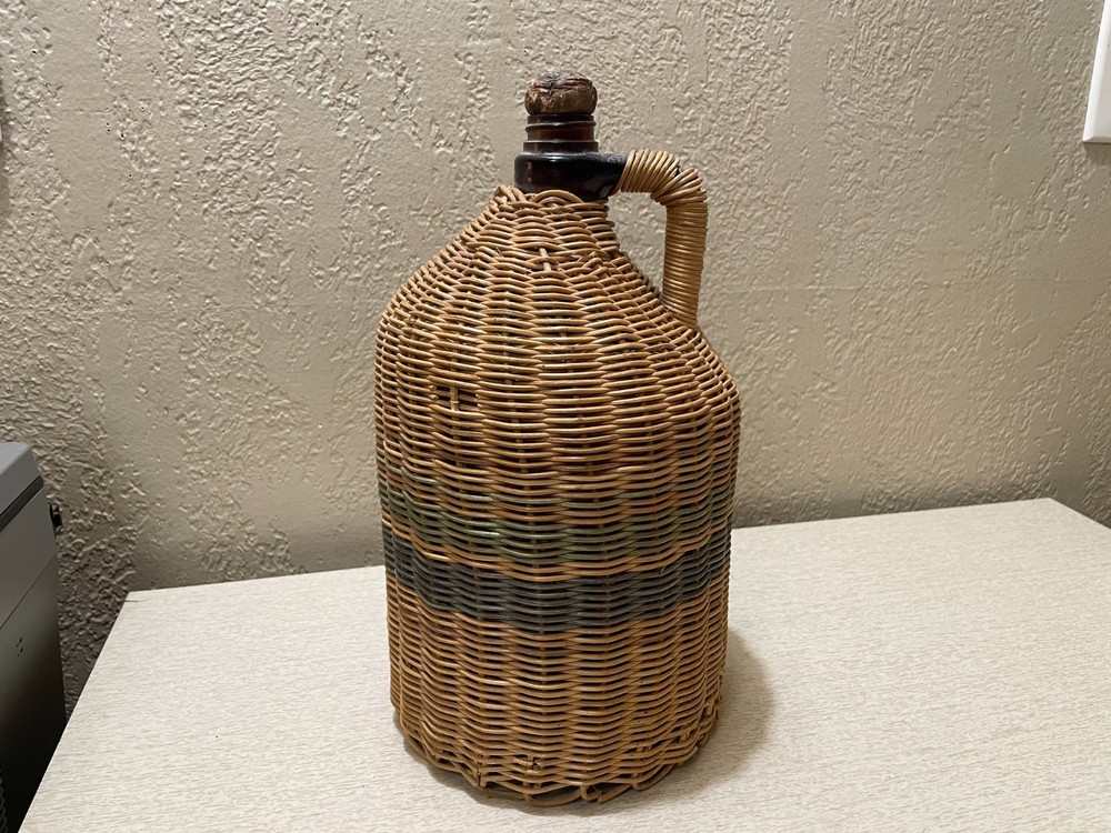 Wicker Wrapped Amber Glass Whiskey Wine Bottle Jug Half Gal Screw Cap 1940s