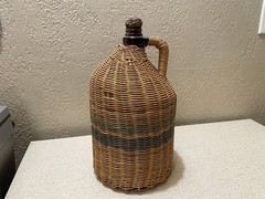 Wicker Wrapped Amber Glass Whiskey Wine Bottle Jug Half Gal Screw Cap 1940s