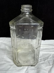 Monarch Wine Co, Inc Manischewitz Brooklyn, N.Y. Empty 1 Quart Bottle