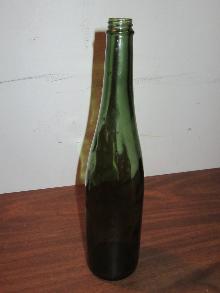 Green Wine Bottle ⅘-Quart Vintage—Impressions: “4, Circle I, 70, 5, W 2068”