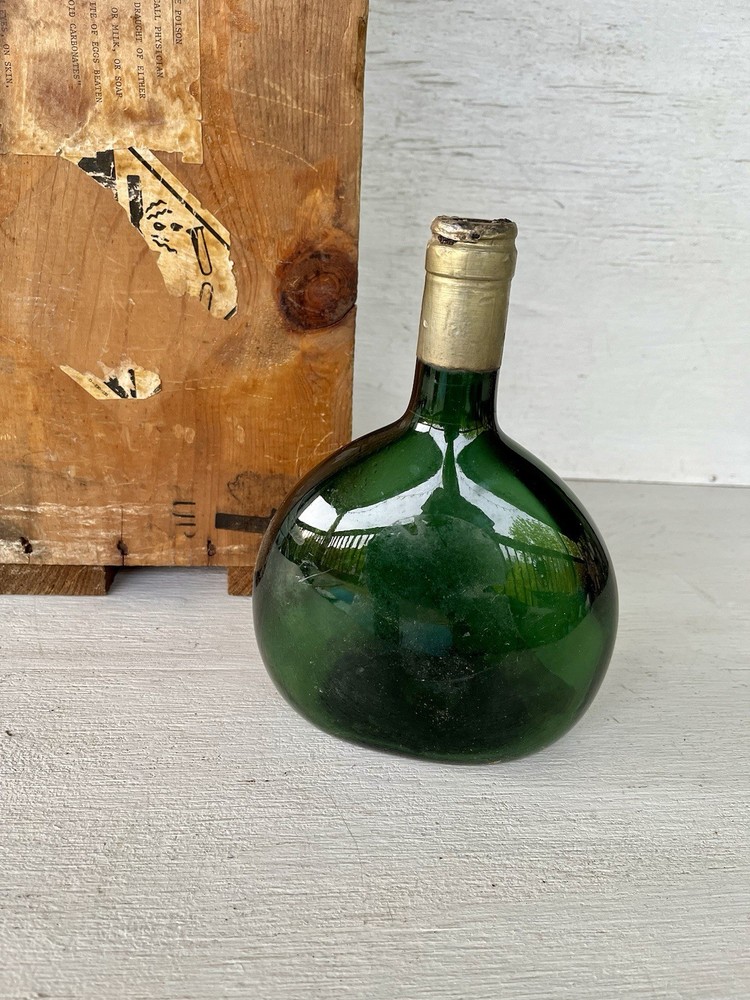Green Glass Mateus Rose Wine Bottle 1 Pint (Empty & Label Missing) 8”x6” Inch
