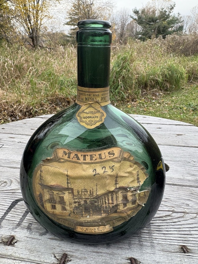 VTG Mateus Rose Wine Bottle. 1 Pt 9oz. Made In Portugal. Empty