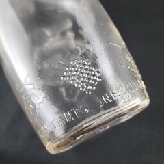 Vintage Garrett&rsquo;s American Wines Glass Wine Decanter Bottle Quart Grape
