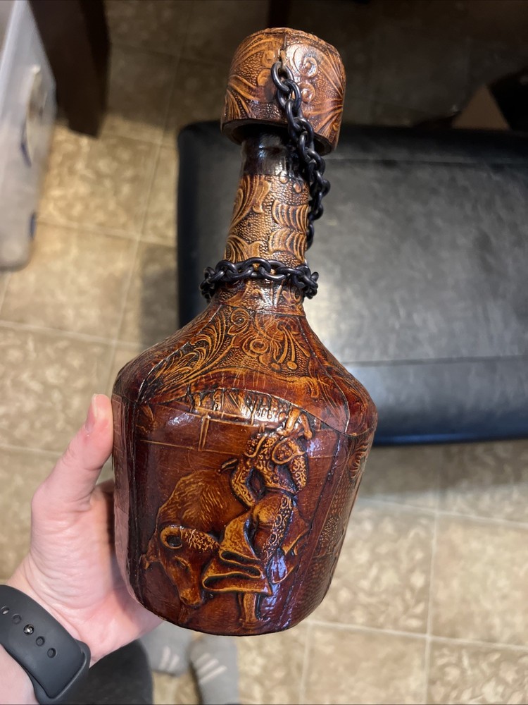 Spanish Matador Brown Leather Wrap Wine Bottle Jug Stopper Cork Catalan VTG