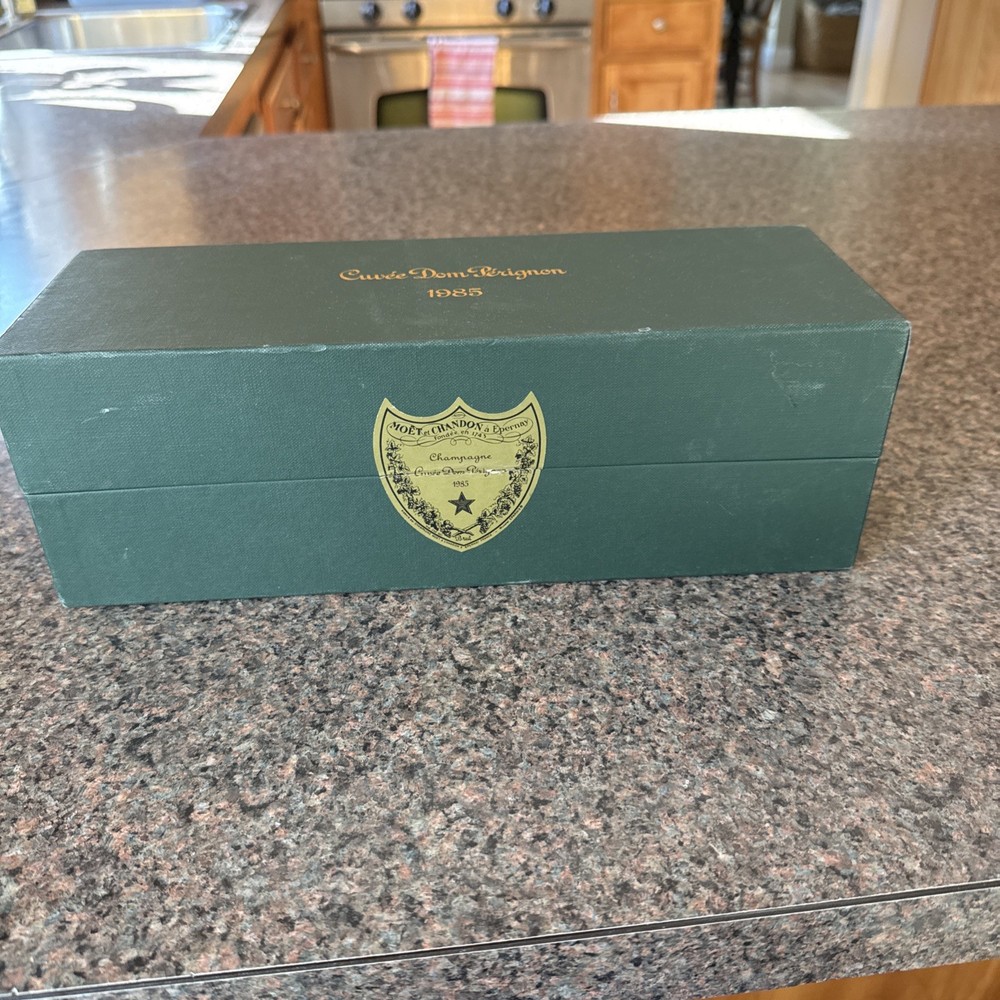 Vintage 1985 Cuvee&rsquo; Dom Perignon Champagne Empty Green Box