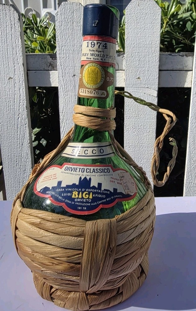 1974 Wrapped Bigi Empty Green Wine Bottle Pint Dry Italy