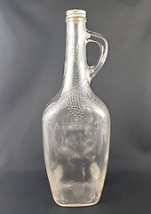 Vintage Garrett&rsquo;s American Wines Glass Wine Decanter Bottle Quart Grape
