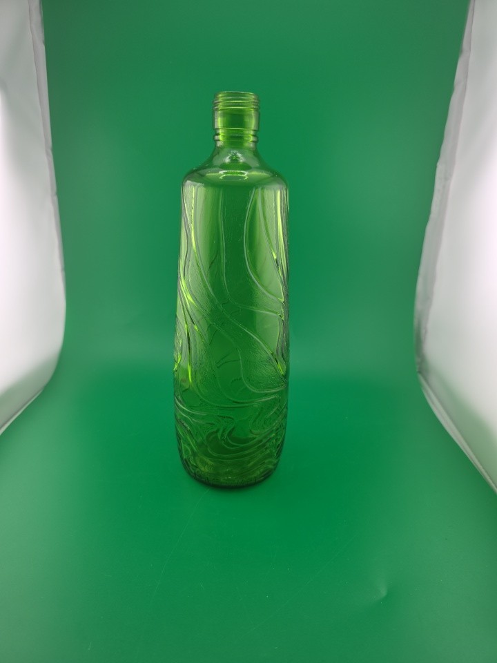 Gallo ripple wine bottle 4/5 quart rare vintage Green embossed scrolls in bottle
