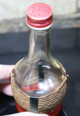 Wine Bottle with String Weaving 2oz Swiss Colony TIPO California – EMPTY BOTTLE