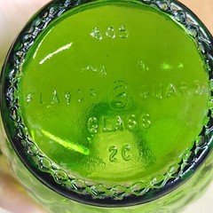 Vintage 4/5 Quart Gallo Wine Flavor Guard Bottle Embossed Grapes Green Glass