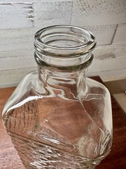 RICHARDS WINE CELLAR, 4/5 QUART BOTTLE