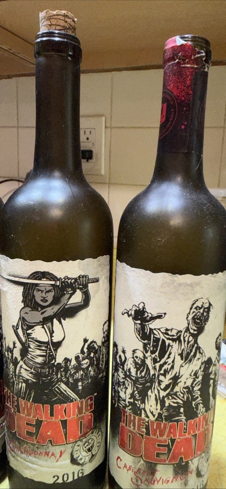 2015-2016 WALKING DEAD Wine Bottle Set 5 EMPTY Zombie grimes michonne glen