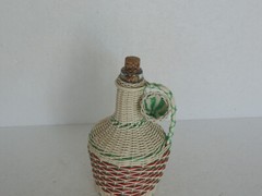 VINTAGE Mid Century Wine Bottle Woven Plastic Wrap Jug Decanter WHITE/RED,WHITE