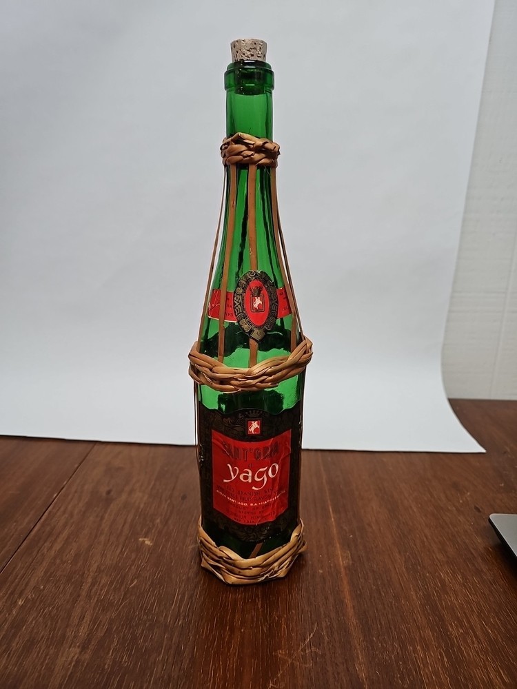 1960s 1 Pt Wicker Wrapped SANT&rsquo;GRIA of Yago Red Spanish Wine Bottle